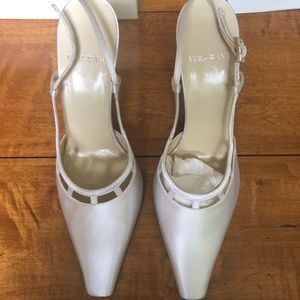Vera Wang bridal shoes